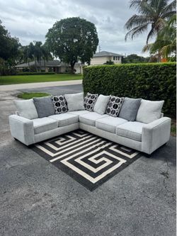 Light Gray 2 Piece Left Arm Chaise Sectional Sofa(Delivery Available)