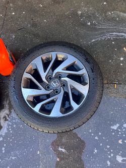 Honda Alloy Wheel with Tire