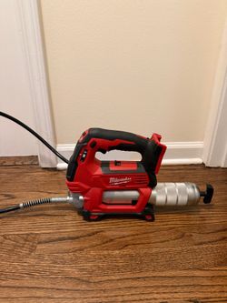 M18 18V Lithium-Ion Cordless Grease Gun 2-Speed (Tool-Only)