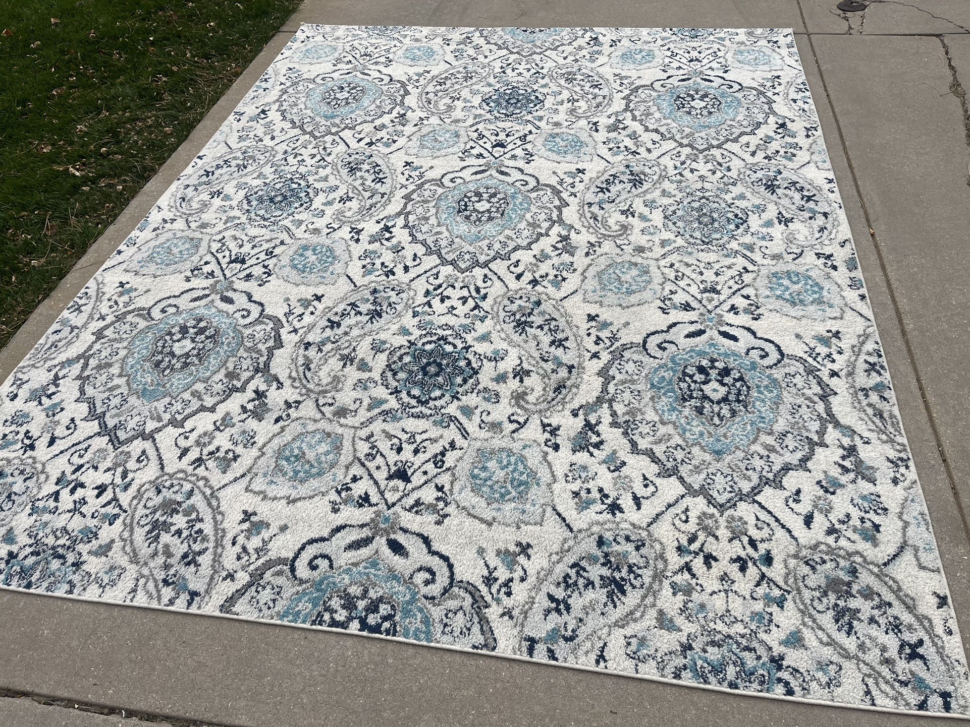 Pretty Vintage Style Large Area Rug (8’x10’)