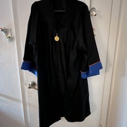 Ut Arlington Graduation Gown 5’1