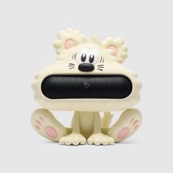 Verdy x Beats Pill New in Box ComplexCon Girls Don’t Cry