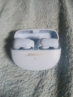 BOSE HEADPHONES NEW 260