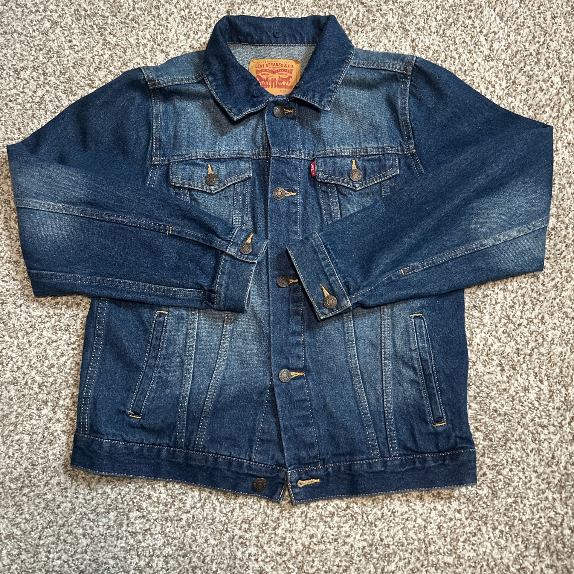 L Levi’s Denim Jacket