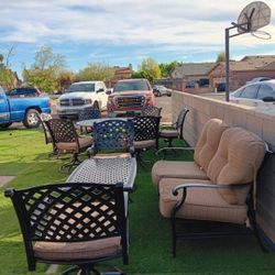 Beautiful Patio Furniture Very Good Condition 