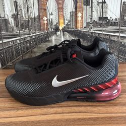 Nike Air Max Phoenix Size 11