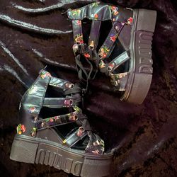 Size 9 Zip Up Flower Wedges 