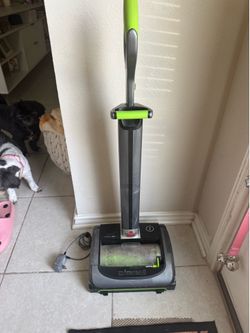 Vacuum - Bissell Air Ram Cordless