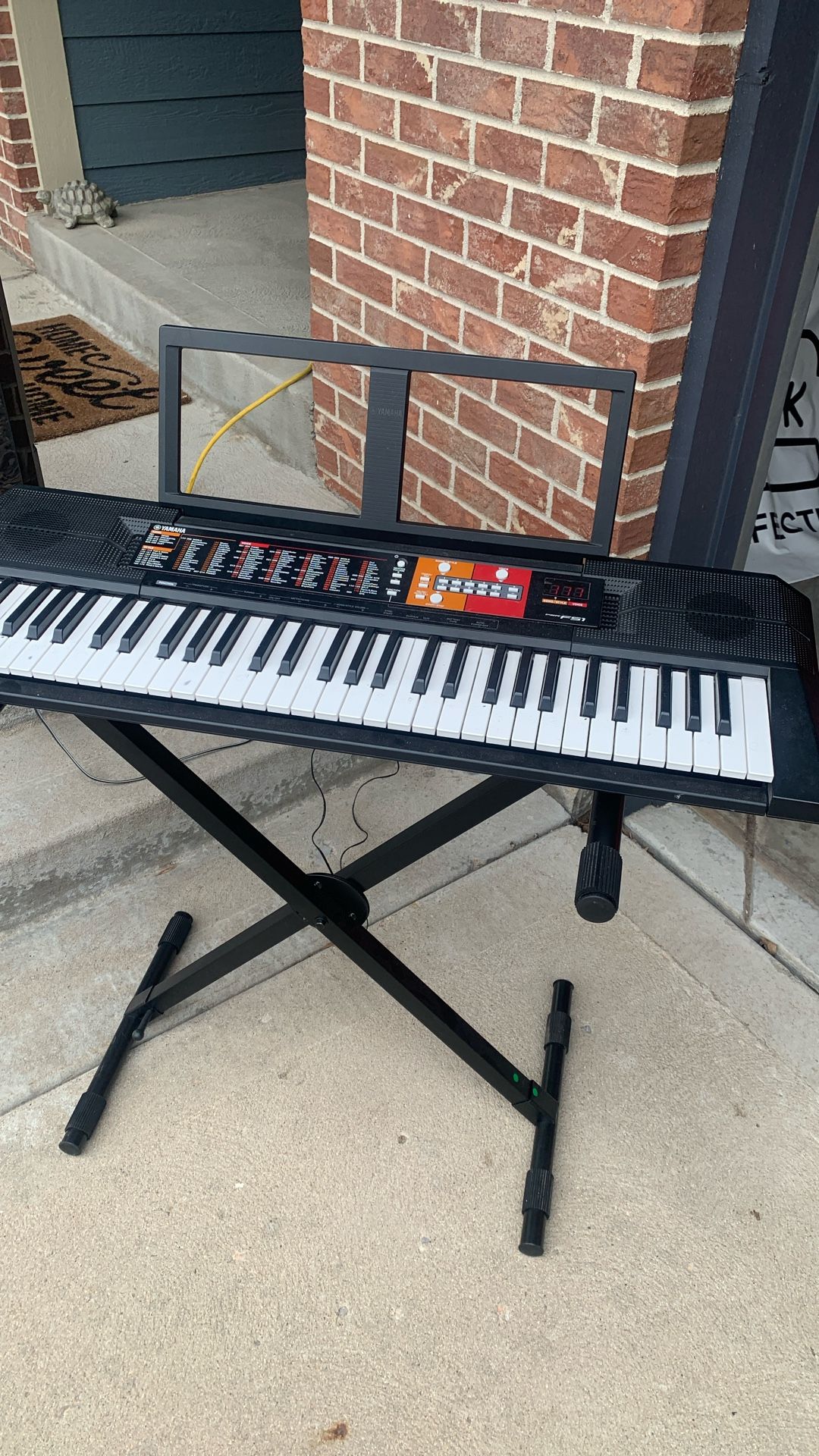 Yamaha Electric Keyboard