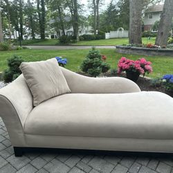 Chaise Lounge 