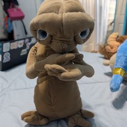E.T. The Extra-Terrestrial Nanco Plush Universal Stuffed Toy