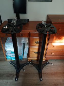 Ultimate support speaker stands