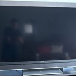 FREE TV - Sony 46” 