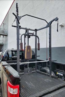💪🏿💪🏾💪🏽💪🏼💪🏻💪Smith Machine. Chest,Arms,Legs. 13 Exercises over. Delivery for extra.