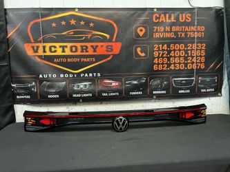 VW TIGUAN 2024-2025 REAR CENTER LIGHT OEM