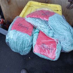 3v22 Wet Mop Heads. 4