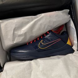 Kobe 5 Caitlyn Clark sz 11/11.5