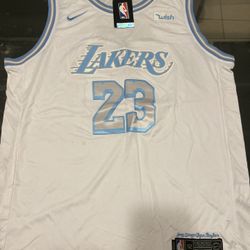 New! Lakers White Jersey With Blue James 23 (had A Dirt Spot See Pics) Size XL