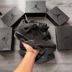 Jordan 4’s Black Cats 
