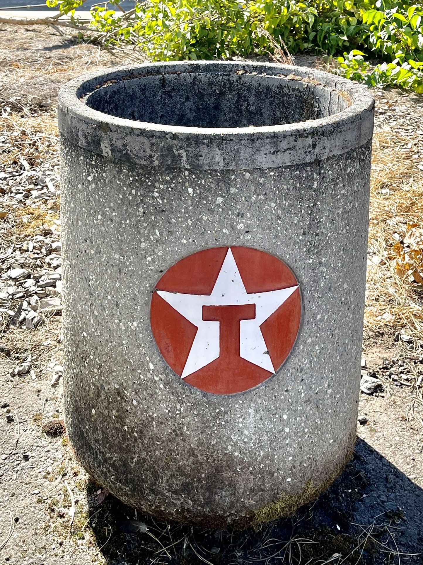 Concrete garbage Containers