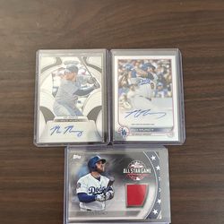Dodgers Max Muncy (3) card Autographs and Jersey Card