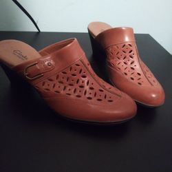 Clark's Wedge Clogs Size 9.5