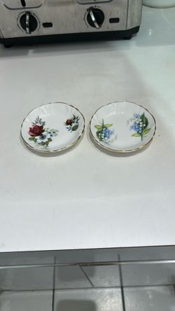 2 Princess House Small Dishes 