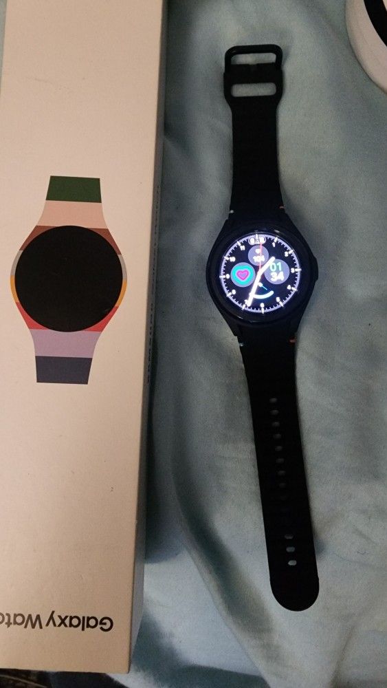 Galaxy Watch 6 Classic 43mm With Box Like New