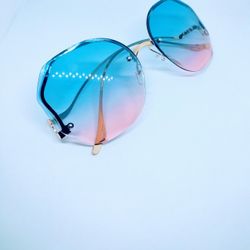 Woman's Sunglasses 