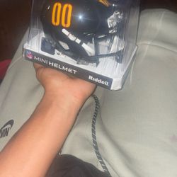 00 Mini Commanders Helmet