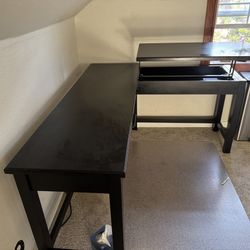 Corner desk