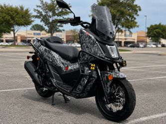 🖤 AMIGO VZN 200 EFI – PROJECT BLACK LIMITED EDITION 🖤Not every scooter is built to blend in.