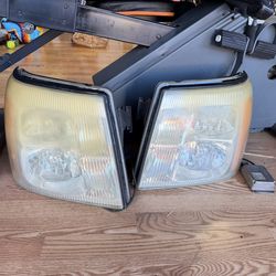 2003 Cadillac Escalade headlights