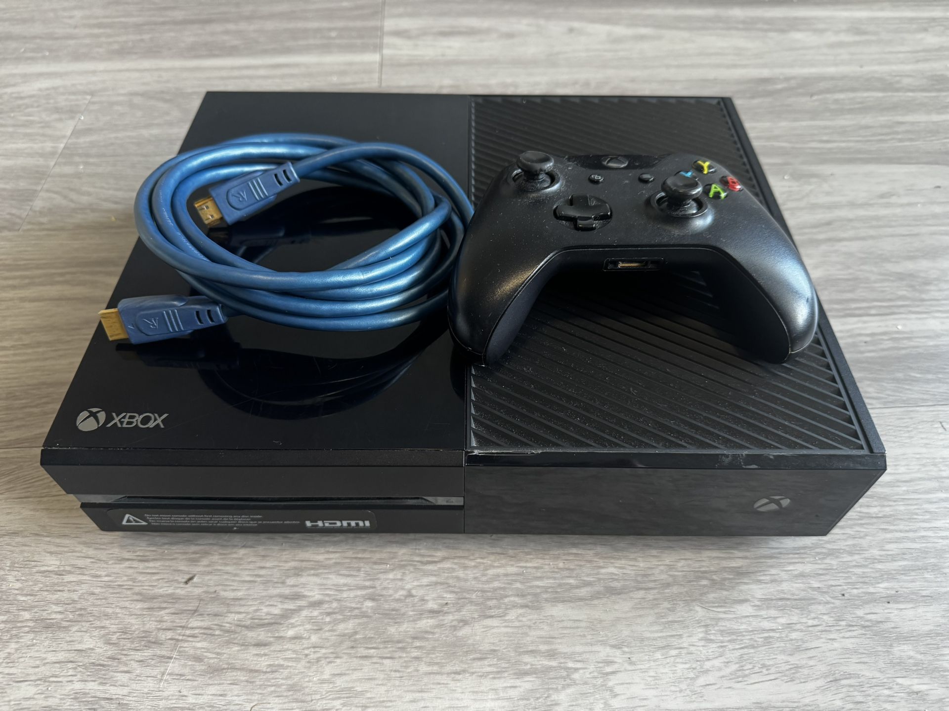 Xbox One + HDMI + Controller