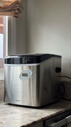 Countertop Ice Maker, Newair 50 lbs. of Ice a Day