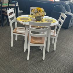 Round Table 4 Chair Set 