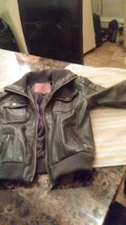 Boy jacket size 3 T in Great condition.