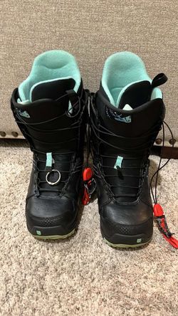 Burton Women’s Snowboarding Boots Size 6.5