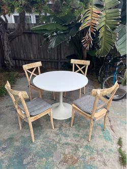 Tulip Dining Table and Chairs