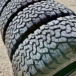 285-55-20 Bfgoodrich All Terrains Tires 