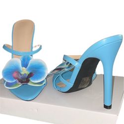 New Blue Floral Kitten Heels size 5