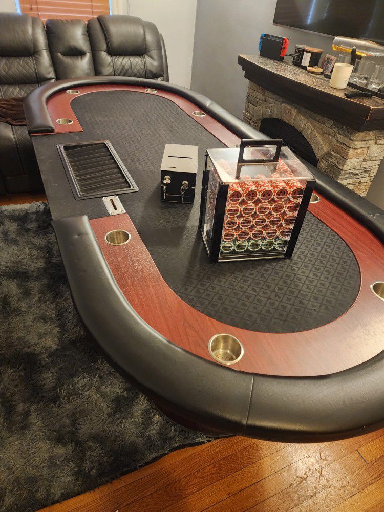 10 Players Poker Table With Chips