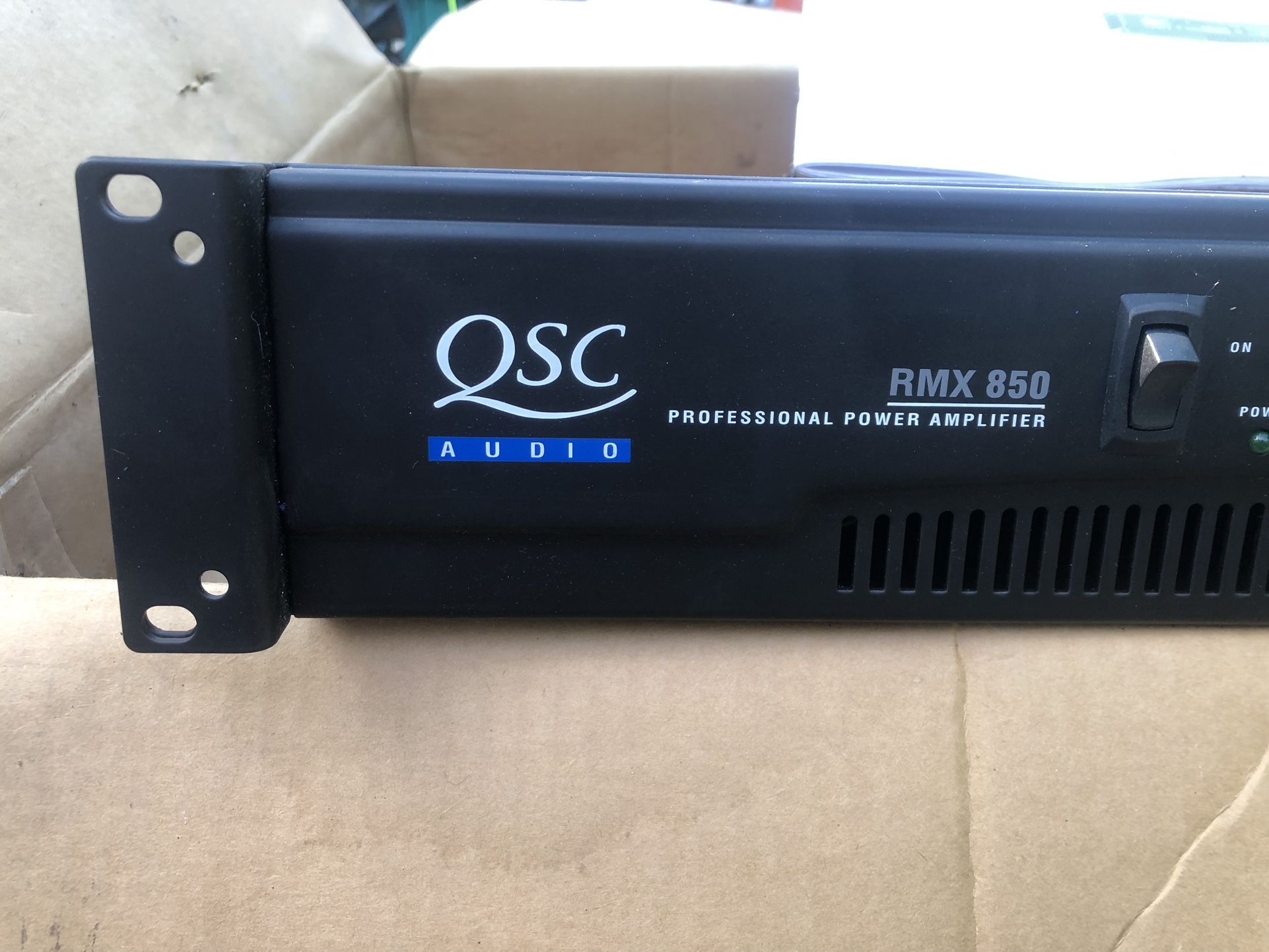 QSC Audio EMX 850 Open Box Power amp