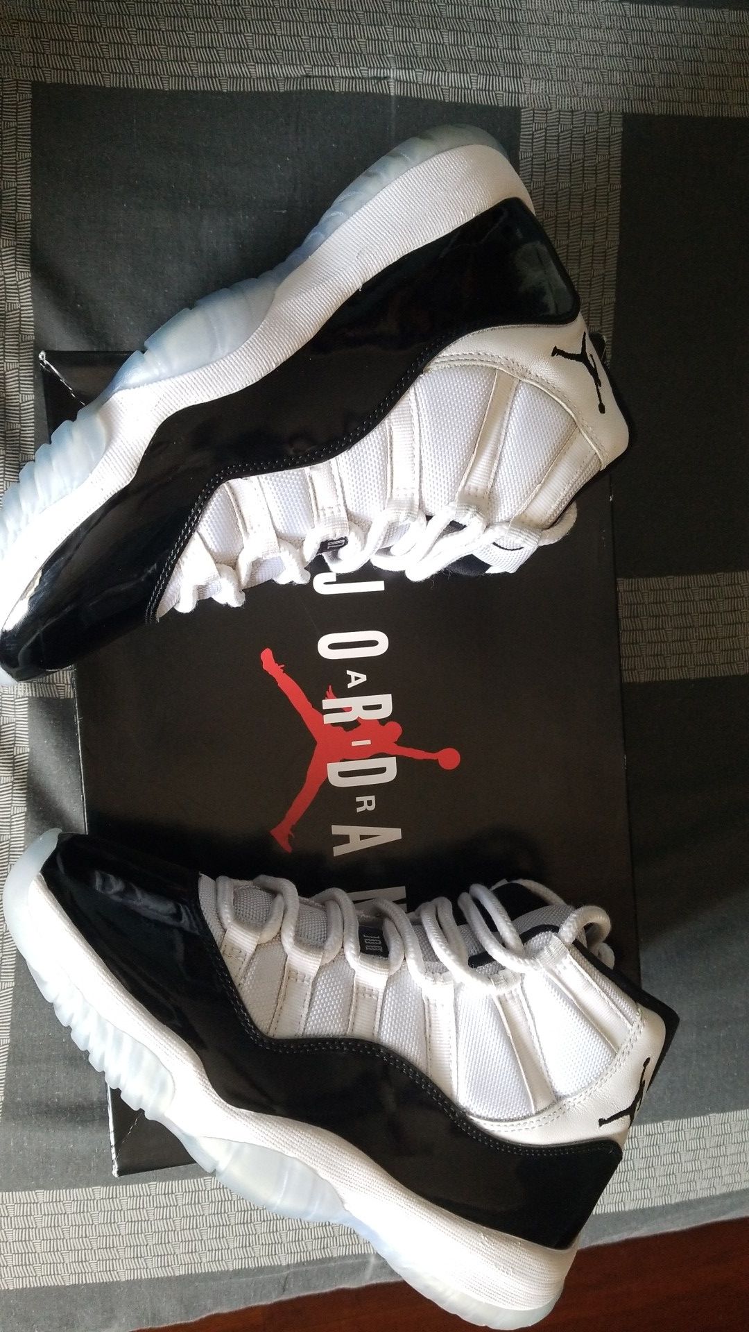 Jordan 11 Concord size 7.5