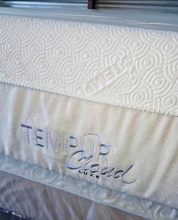 Queen matress and box spring