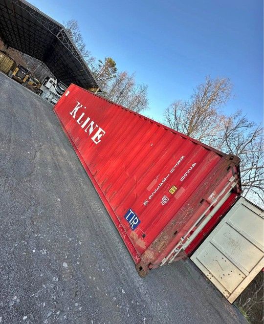 40' Shipping Containers