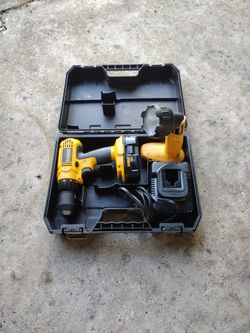 DeWalt 1/2" Drill, Light and Charger 18V plus Carrying Case