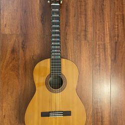 Yamaha C40 Guitar