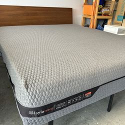 Cal King Layla Hybrid Mattress - Flippable!