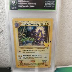 Light Toxtricity #swsh137 Grade Mint 9